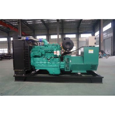 200kw東風(fēng)康明斯柴油發(fā)電機(jī)組-東風(fēng)康明斯6缸柴油機(jī)6LTAA8.9-G3柴油發(fā)電機(jī)組,缸徑/行程：140/152mm,柴油發(fā)電機(jī)組水冷發(fā)動(dòng)機(jī)功率230KW,柴油發(fā)電機(jī)組配套馬拉松斯坦福發(fā)電機(jī)。廠價(jià)直銷歡迎選購：13773399855。
