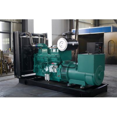 600kw重慶康明斯柴油發電機組-重慶康明斯6缸柴油機KTAA19-G6A柴油發電機組,缸徑/行程：159/159mm,柴油發電機組水冷發動機功率610KW,柴油發電機組配套馬拉松斯坦福發電機。廠價直銷歡迎選購：13773399855。