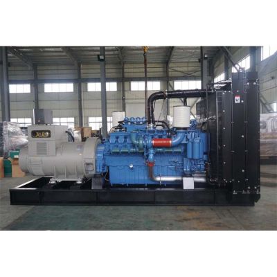 800kw奔馳柴油發(fā)電機(jī)組-奔馳16缸柴油機(jī)16V2000G65柴油發(fā)電機(jī)組,缸徑/行程：130/150mm,柴油發(fā)電機(jī)組水冷發(fā)動機(jī)功率1000KW,柴油發(fā)電機(jī)組配套馬拉松斯坦福發(fā)電機(jī)。廠價直銷歡迎選購：13773399855。