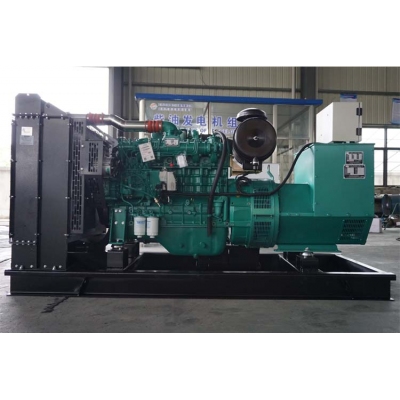 300KW玉柴柴油發(fā)電機組-玉柴6缸柴油機YCDV12D-450,柴油發(fā)電機組缸徑/行程：126/155mm,柴油發(fā)電機組水冷發(fā)動機功率330KW,柴油發(fā)電機組配套馬拉松斯坦福發(fā)電機。廠價直銷歡迎選購：13773399855。